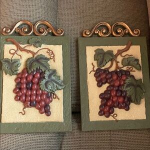 2 Home Interiors Grape Cluster Wall Art Plaques 3-D Plastic 9"x14"